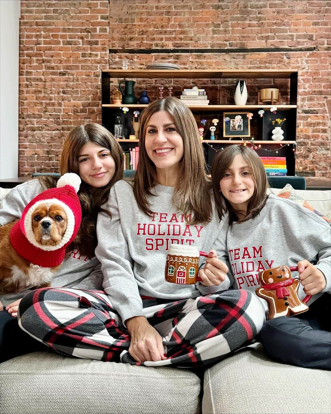 Ilana Wilesのインスタグラム：「It's that time of year again! Time to break out the hot chocolate, holiday decor, and the cozy pajamas. I love that the holidays are mostly about making magic at home. You can get into the spirit by shopping my favorite items from @Target’s holiday collection at the link in my bio, which includes lots of Hanukkah themed items! #TargetPartner #TargetHoliday #Target」