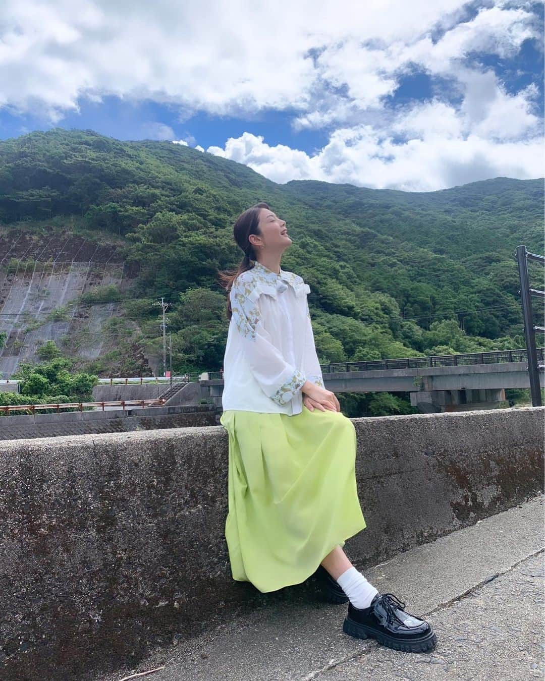 田中道子さんのインスタグラム写真 - (田中道子Instagram)「本日13:55〜南日本放送にて 「二刀流で頑張ってます」に出演しております✨🥰 写真は、屋久島に行ってきたよ〜空気も良くて、屋久島温泉がとにかく最高だった☺️ たくさんの二刀流で活動する方々がいて、エネルギーもらえる番組です！ぜひご覧ください😆❤️」11月23日 11時19分 - michikotanaka_official