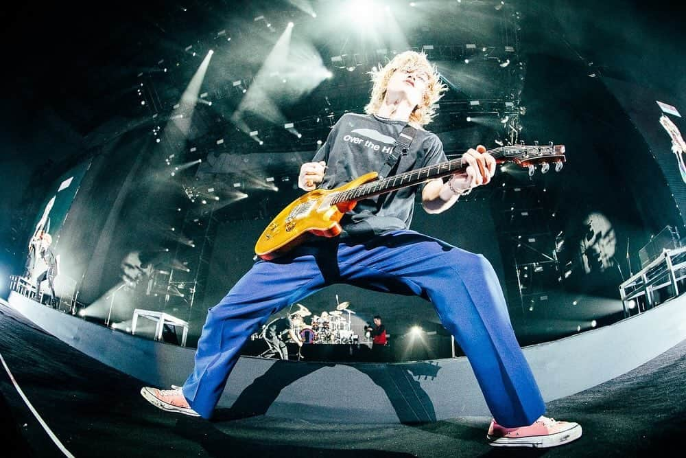 Toru さんのインスタグラム写真 - (Toru Instagram)「I had a lot of fun last night!!  Thank you 成都🔥🔥 See you all 📸 @ruihashimoto  #oneokrock #luxurydisease」11月23日 11時21分 - toru_10969