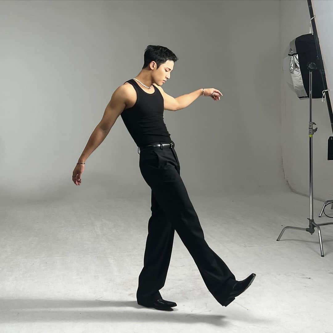 ミンギュさんのインスタグラム写真 - (ミンギュInstagram)「🖤🔇🖤 #bulgari #cosmopolitan」11月23日 11時28分 - min9yu_k