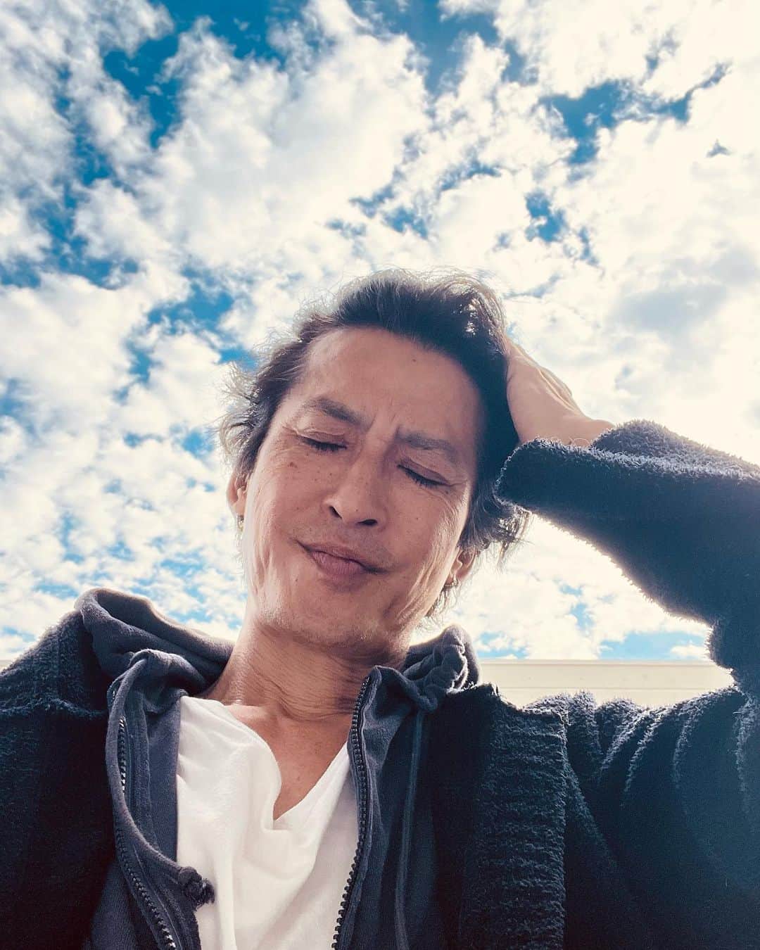 のインスタグラム：「こんにちは♪ 仕事の方もじゃない方も良き祭日をお過ごし下さいませ👏🥰✨✨✨ LIVEのセットリスト仕上がり〜🎤🎹🎻🎸」