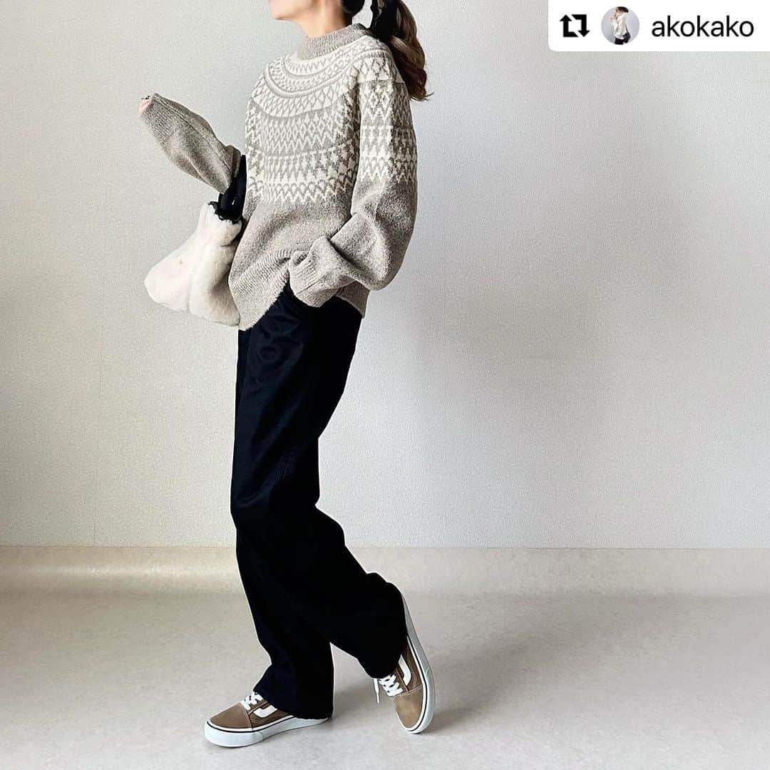 イーザッカマニアストアーズさんのインスタグラム写真 - (イーザッカマニアストアーズInstagram)「. 𝕊𝕡𝕖𝕔𝕚𝕒𝕝 𝕥𝕙𝕒𝕟𝕜 𝕪𝕠𝕦 📸  🏅 @akokako   当店自慢のBB(防風)ボアシリーズ！ 素敵な着こなしをありがとうございます✨  「ゆるっと穿ける防寒パンツが欲しい！」と言う声から誕生したBBパンツのルーズフィット！ その名の通り、ゆるっと穿ける楽ちんさに加えて、 ルーズなシルエットがイマっぽい！🦥  🏷️ BBパンツ［ルーズフィット］ 🔍2300353 ¥4,990 color:ブラック 公式サイトから7桁の番号で検索できます◎  #ezakkamaniastores #ezakkamania #イーザッカマニアストアーズ #イーザッカマニア  #裏ボア #電気代節約 #防寒 #防寒対策 #防寒コーデ #パンツ #パンツコーデ #ファッション #ファッション通販 #20代ファッション #30代ファッション #40代ファッション」11月23日 11時42分 - ezakkamania_stores