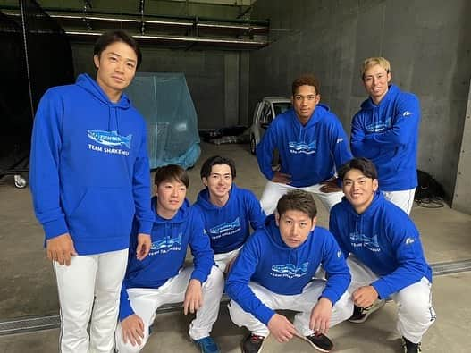 北海道日本ハムファイターズのインスタグラム：「チームしゃけまるも気合い入ってます🔥  「チームえふたんには食われないぞ💪」  #FFES #lovefighters」