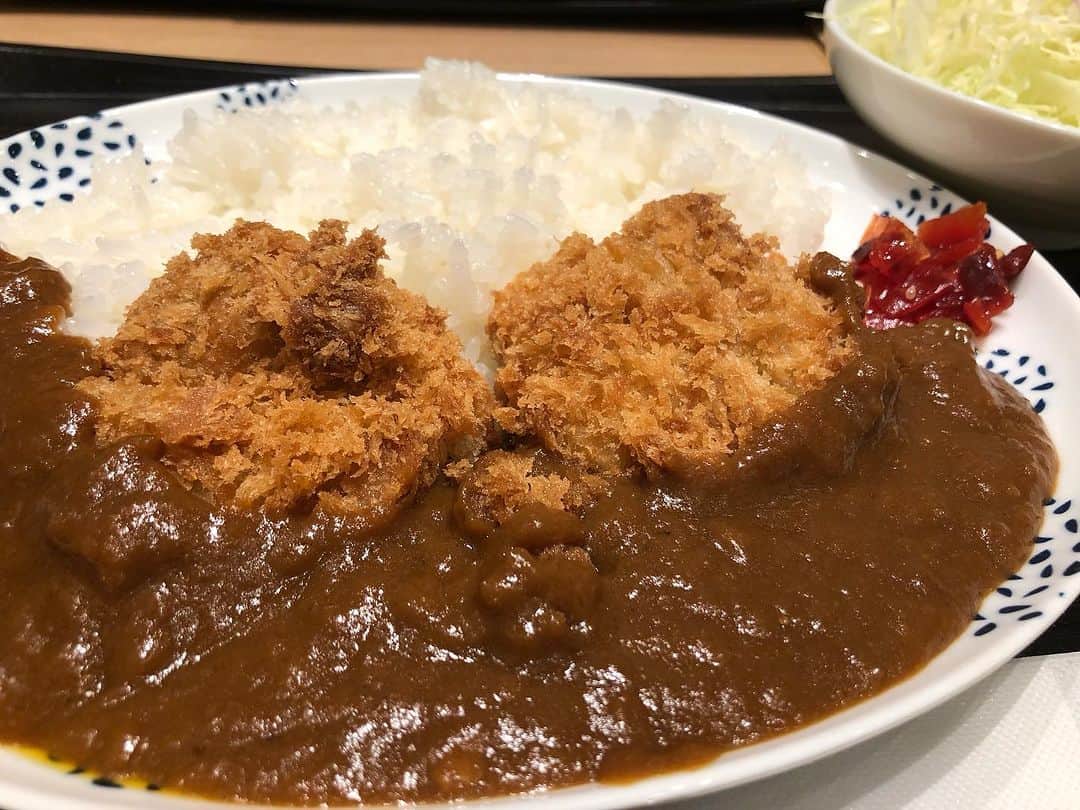 ティ・カトウさんのインスタグラム写真 - (ティ・カトウInstagram)「よしもとの社員食堂のカレーを食べてきたよ。 贅沢なコラボ。 美味しゅうございました。  #PR #イオンモール #とんかつ和幸」11月23日 11時47分 - tea_kato