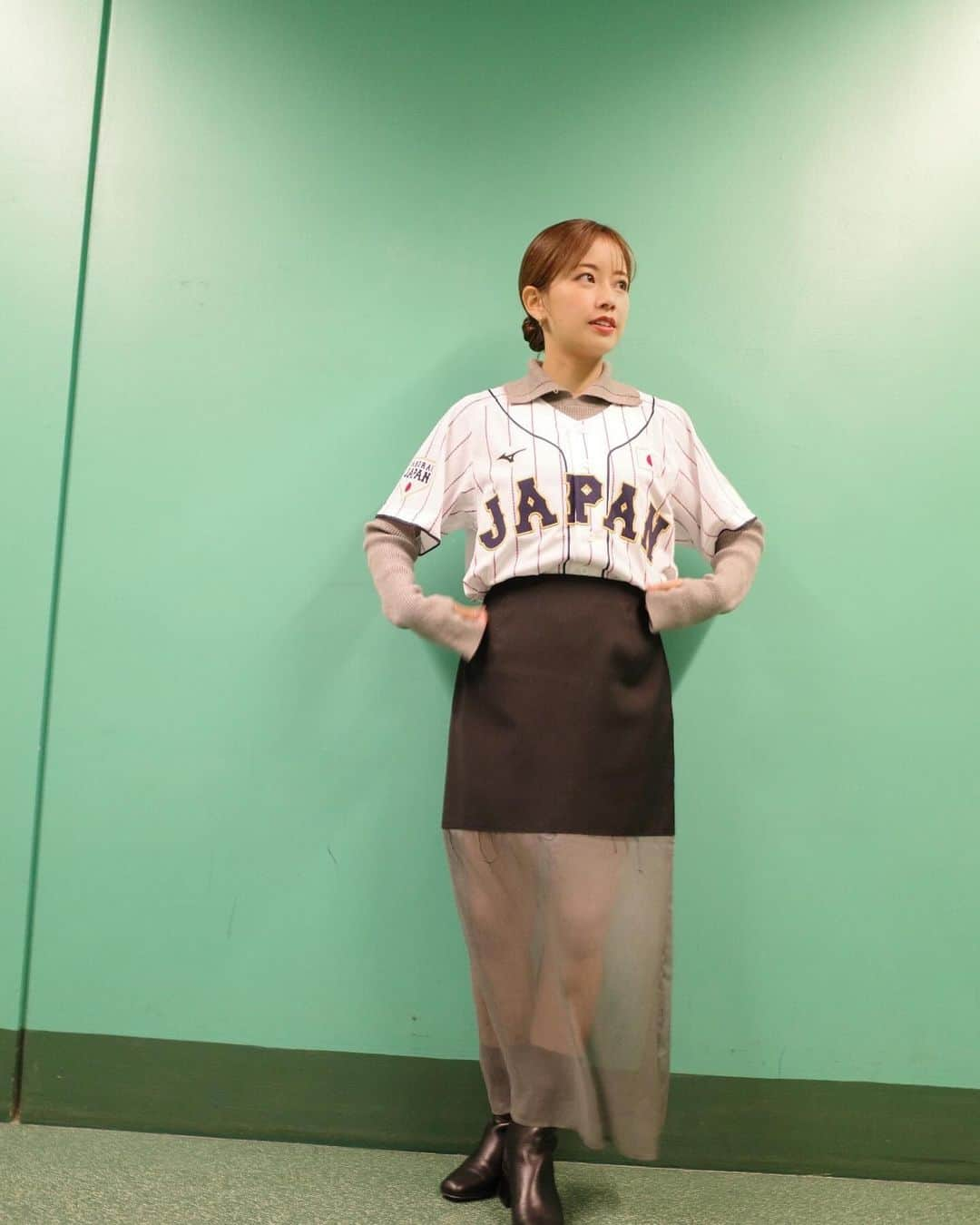 中川絵美里のインスタグラム：「⚾️  そして今大会もスタイリストのマリエ氏にユニフォームに合わせた様々な衣装を用意していただきました☺︎  タグ付けしてます🏷️  hair&makeは @yukiishioka 🤍  #衣装#ユニフォームコーデ」