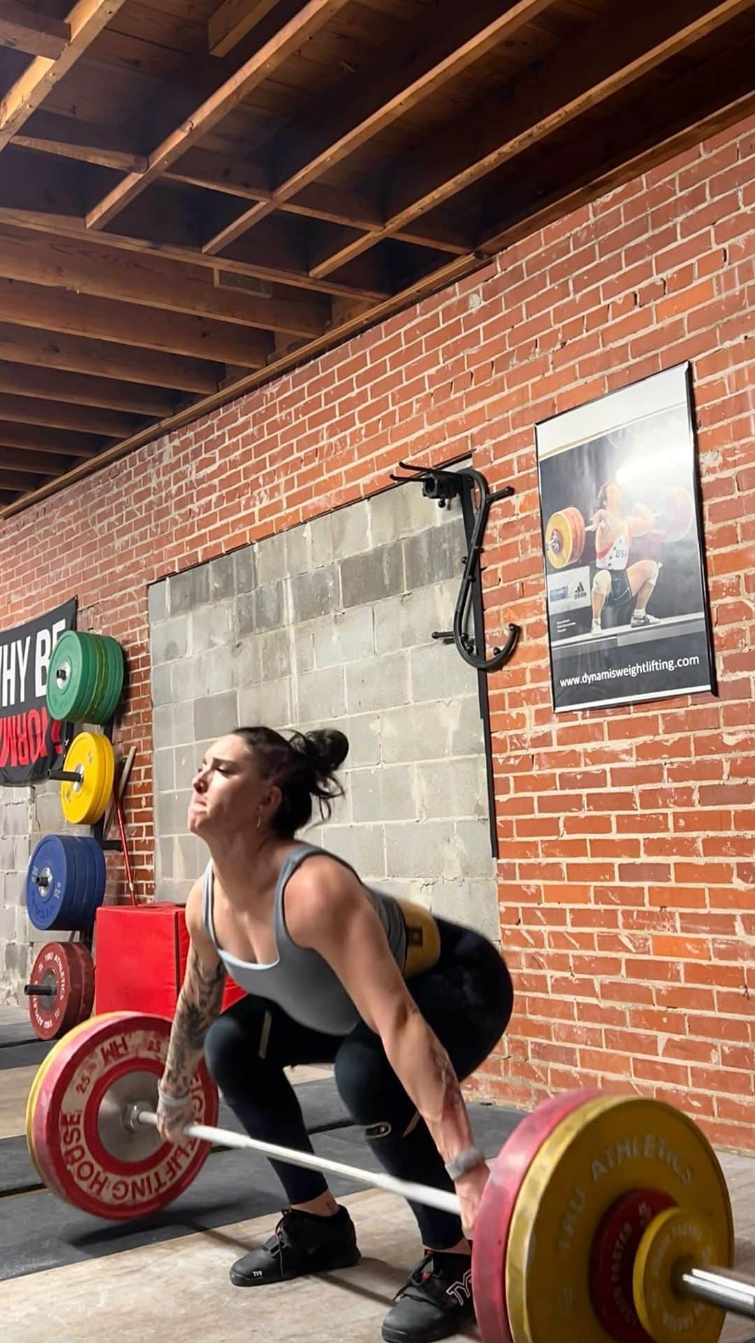 マッティ・ロジャーズのインスタグラム：「Lil bit of my on the minute work today. Feels good to feel good 💆🏻‍♀️   95kg’s-108kg’s (209lbs - 238lbs)」