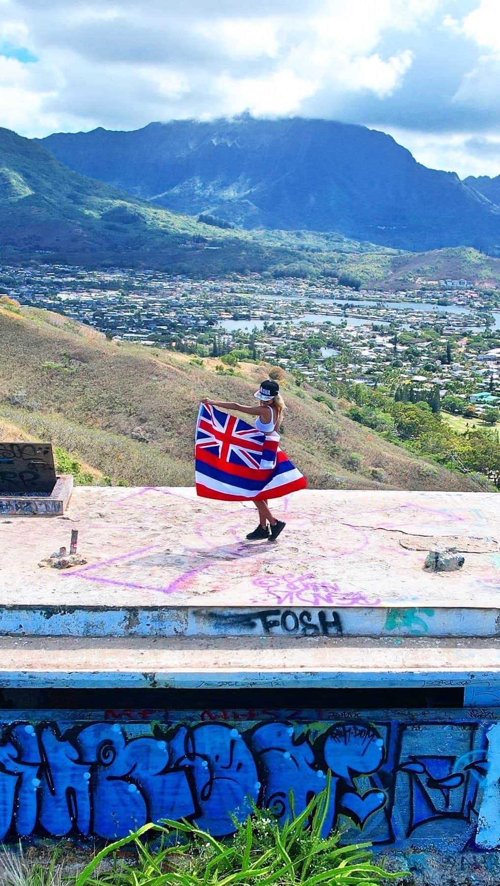 shihoのインスタグラム：「📍Oahu Hawaii ・ #hawaii#islandofoahu#oahu#ハワイ#trip #オアフ島#travel#loco_hawaii#travel_jp #funtorip#タビジョ#旅MUSE#genic_travel #genic_mag#旅行#たびねす#genic_hawaii #waikiki#ワイキキ#honolulu#waikikibeach #kailua#lanikai#lanikaibeach#ocean#views #tabijyomap_hawaii#lealeahawaii#2023」