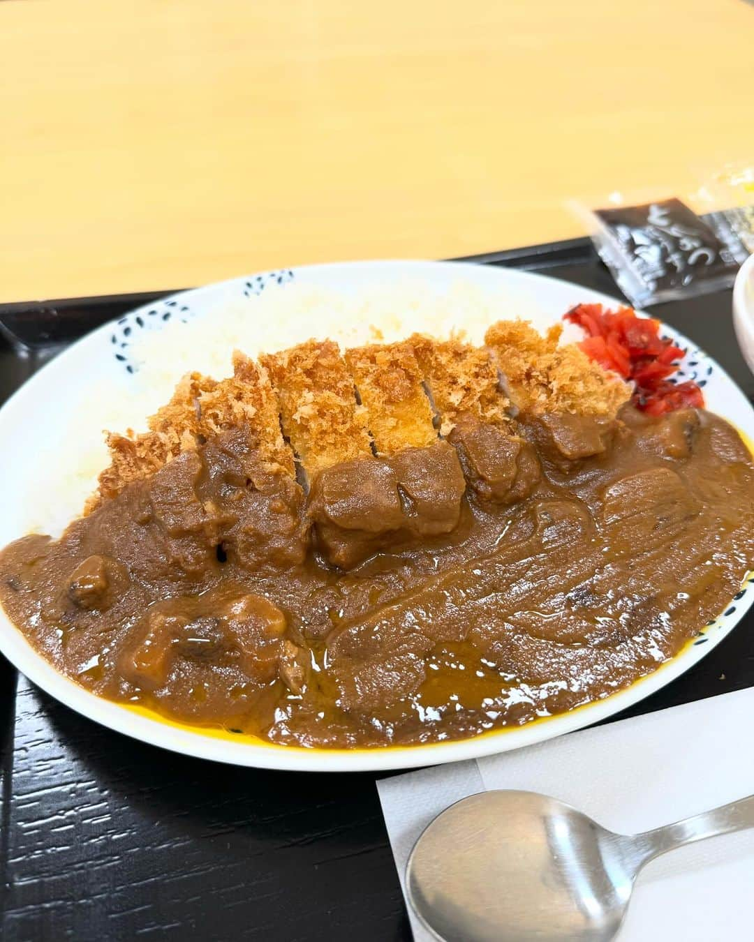 亘健太郎さんのインスタグラム写真 - (亘健太郎Instagram)「よしもとカレーととんかつ和幸がコラボした、かつカレーいただきました〜‼︎ぺろりです‼︎マジ美味いっ‼︎‼︎最強じゃん‼︎ 11月26日までイオンモールに入っている和幸さん限定で食べれるみたいです‼︎是非食べてみて下さい‼︎感想聞かせて〜‼︎ #PR #イオンモール #とんかつ和幸 #フルーツポンチ  #アメカジに合う食事」11月23日 12時09分 - watarikentaro