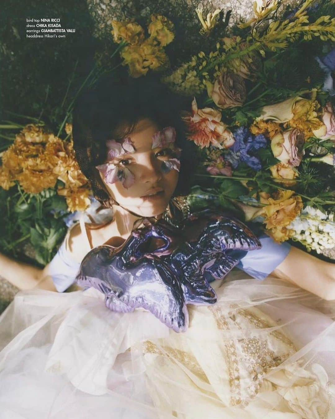 MICHIRUさんのインスタグラム写真 - (MICHIRUInstagram)「Blumenhaus  MAGAZINE @blumenhausmagazine Hikari in Wonderland 🌿🌸🌳  Beautiful Hikari 💫 like a Forest Fairy @hikarimitsushima 🧚‍♀️  Make up  by @barbiemichiru @michiru_makeup  Photographer: Yuji  Watanabe Stylist: Nao Koyabu  Hair: Toshihiko Shingu(vrai) Prop: Ai Ozaki Flowers: Yurika Moriya  Starring: Hikari Mitsushima  #blumenhaus #blumenhausmagazine #hikarimitsushima #mitosaya #3rdartistrepresentative #barbiemichiru#michirumakeup#makeupartist#japaneseactre#plants#flowers  #満島ひかり」11月23日 12時20分 - barbiemichiru