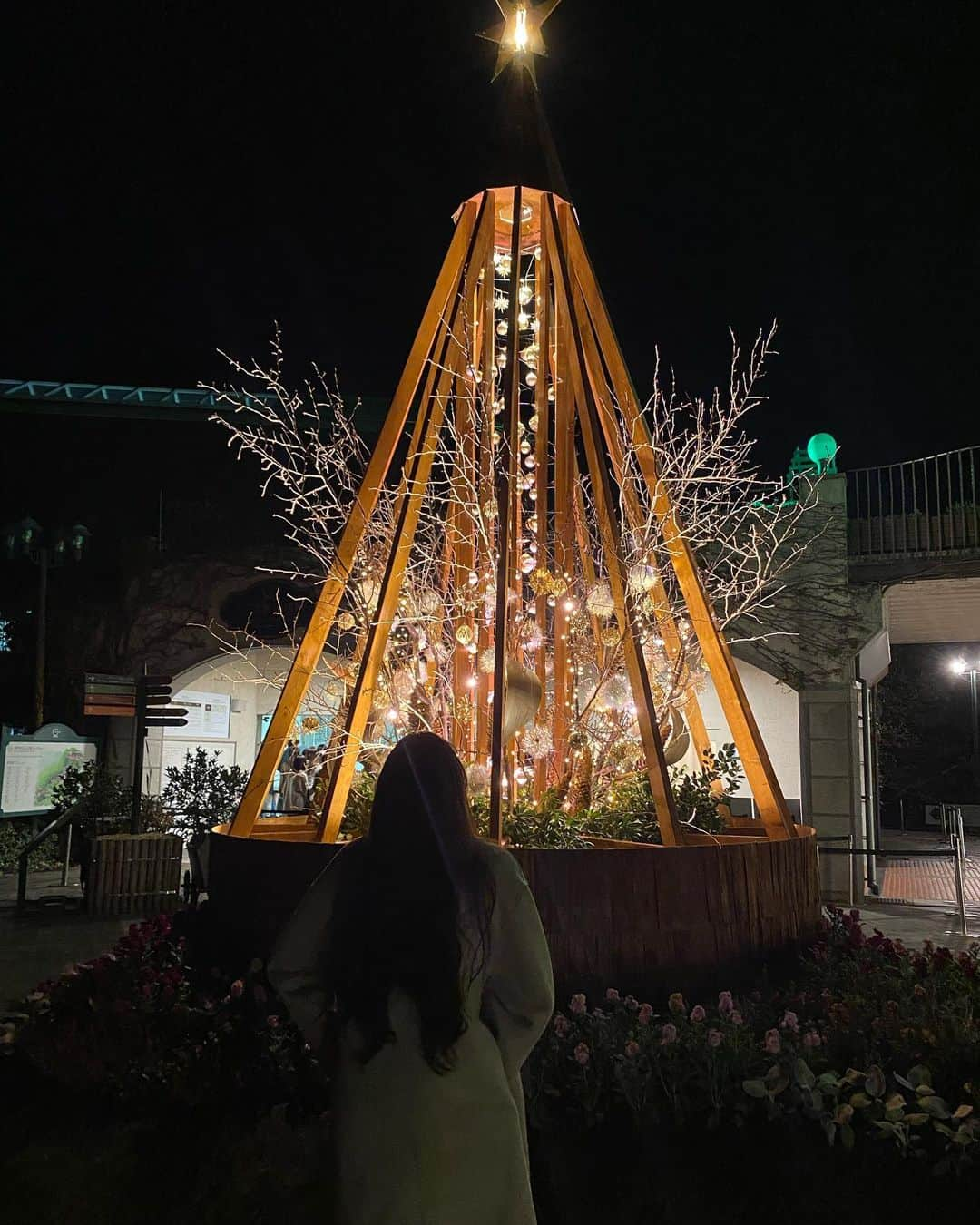 大段結愛さんのインスタグラム写真 - (大段結愛Instagram)「クリスマスマーケット行ってきた〜〜💚 ⁡ 今年もサンタさん来るかな。 お利口にするんで皆〜サンタさんなってください(笑)💕 ⁡ #04 #04년생 #クリスマスマーケット  #fyp」11月23日 12時22分 - yuiiodann