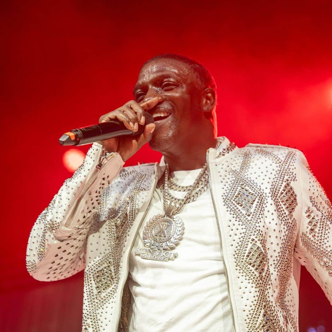 エイコンさんのインスタグラム写真 - (エイコンInstagram)「#akonsuperfantour HAPPY THANKSGIVING Everyone」11月23日 12時33分 - akon