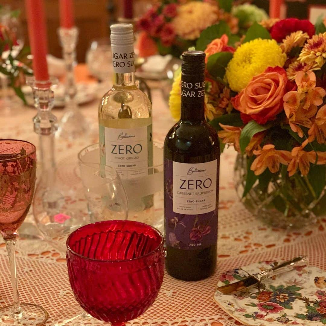 クリスティ・ブリンクリーさんのインスタグラム写真 - (クリスティ・ブリンクリーInstagram)「The table is set for our fabulous feast and the finishing touch is my Bellissima! Now the table is Bellissima! Ive already made my vegan stuffing and mashed potato casserole snd a pumpkin pie …so much still left to do ! Wishing  everyone  a warm homey cozy  Thanksgiving! @bellissimaprosecco 🥂🍾🥮🥧🍨🌽」11月23日 12時31分 - christiebrinkley