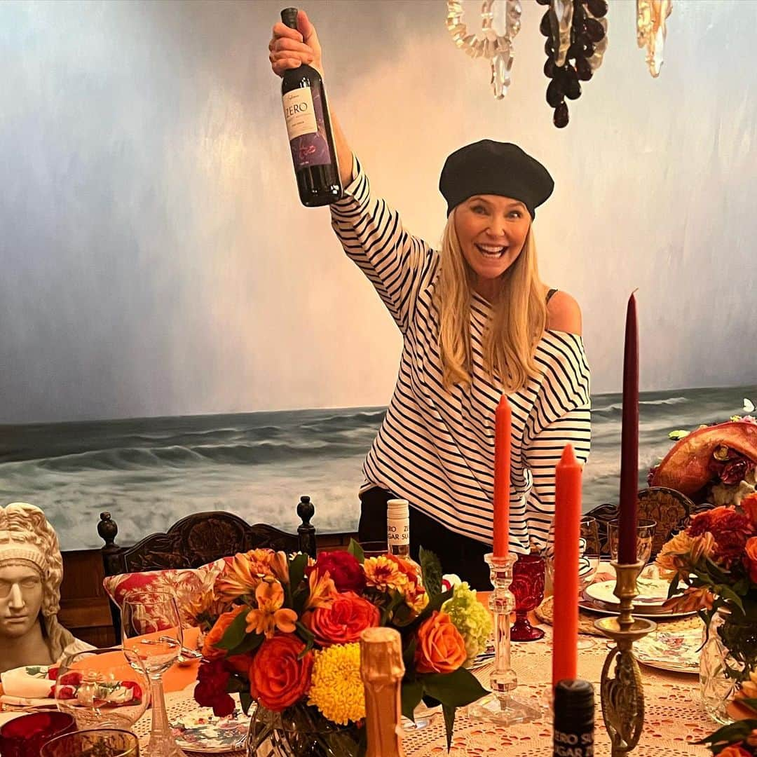 クリスティ・ブリンクリーさんのインスタグラム写真 - (クリスティ・ブリンクリーInstagram)「The table is set for our fabulous feast and the finishing touch is my Bellissima! Now the table is Bellissima! Ive already made my vegan stuffing and mashed potato casserole snd a pumpkin pie …so much still left to do ! Wishing  everyone  a warm homey cozy  Thanksgiving! @bellissimaprosecco 🥂🍾🥮🥧🍨🌽」11月23日 12時31分 - christiebrinkley