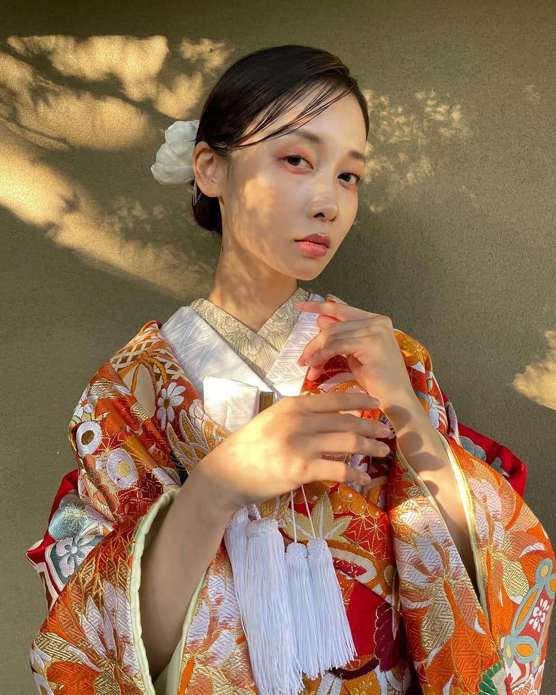 今井雄太郎のインスタグラム：「和装のミサちゃんをお届けします。加工無しをお納めください。 iPhoneノーマルカメラが有能です。 #和装 #和装ヘアメイク #ウエディングヘア」