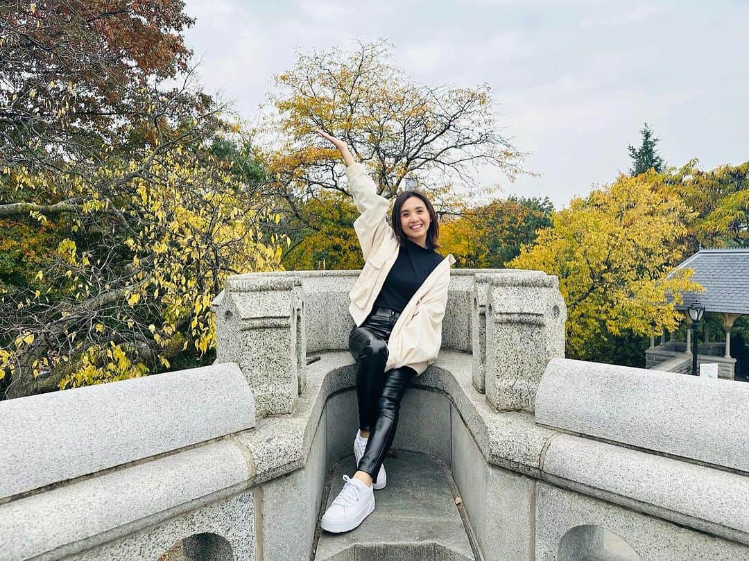 Beverlyのインスタグラム：「New York 🌼🌃✨」