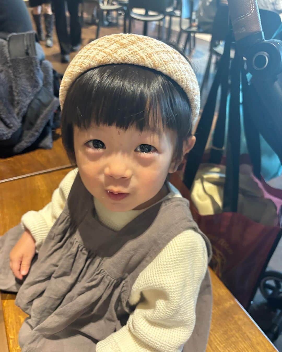 艾芊芊さんのインスタグラム写真 - (艾芊芊Instagram)「👼🏻👰🏻‍♀️👑#赤ちゃんコーデ #赤ちゃんのいる生活 #赤ちゃんのいる暮らし」11月23日 13時06分 - iceykoko