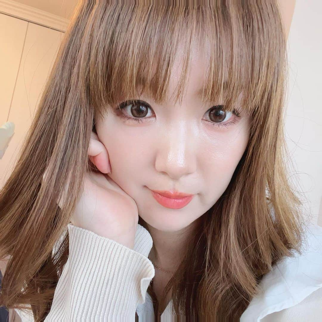 中島彩のインスタグラム：「#pr #むくみま専科  ◆むくみま専科　14日分  1日2粒で14回分入ってます✨  水なしで食べられるチュアブルタイプなので、 いつでもどこでも手軽に食べられます👍 レモンの味でさっぱり🩷  お酒呑むのが好きだけど、翌朝のむくみ顔は大変なことになっているので…😑💦 朝これを飲んで、むくみ対策🤭💕  レモン由来モノグルコシルヘスペリジンが、 一時的に自覚する朝の顔のむくみ感や、夕方の脚のふくらはぎのむくみを軽減する機能があることが報告されているそう〜😍👍  呑んだ次の日のむくみ顔の心強い味方になってくれそうです🤭💕  #むくみ #むくみ対策」