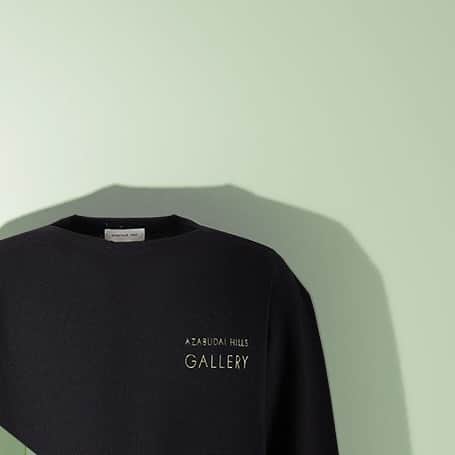 ミノトールのインスタグラム：「@azabudaihillsgallery x @minotaur_inst._official   によるサステナブル ユニフォーム   Green&Wellnessという価値をコンセプトにデザインされた心身ともに快適なユニフォーム   リサイクル繊維 100% 使用TECH KNIT  #azabudaihillsgallery  #azabudaihills #minotaurinst」