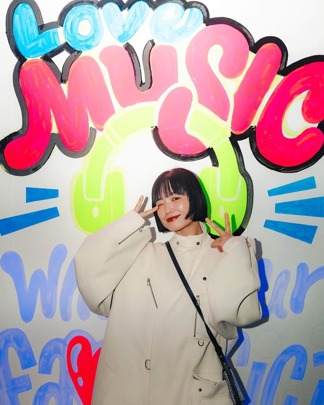 Mikako さんのインスタグラム写真 - (Mikako Instagram)「#JBLMEGABOX  光と音が融合した瞬間の奥深さを感じる空間。❤️‍🔥  @jbl_japan #PR #音楽最高 #jbl」11月23日 18時51分 - mikako_faky