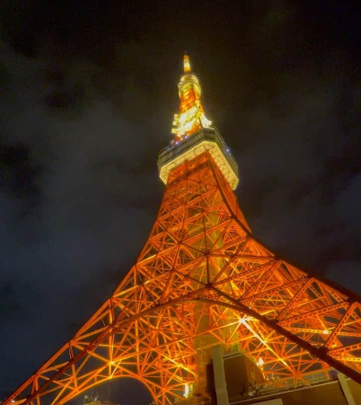 マイケル富岡のインスタグラム：「Tokyo Tower night & day マイケルは近くで撮影♡ #東京タワー #撮影 #マイケル #マイケル富岡 #tokyotower #shooting #actor #actorslife #love #showtime #kirakira #ready #action」