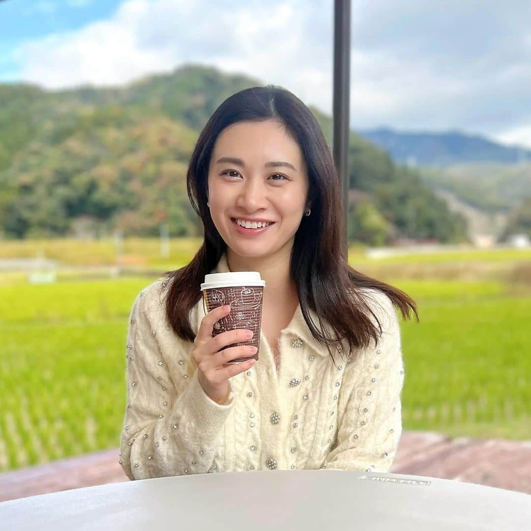 鈴木芳奈のインスタグラム：「☕️⛰️☺️」