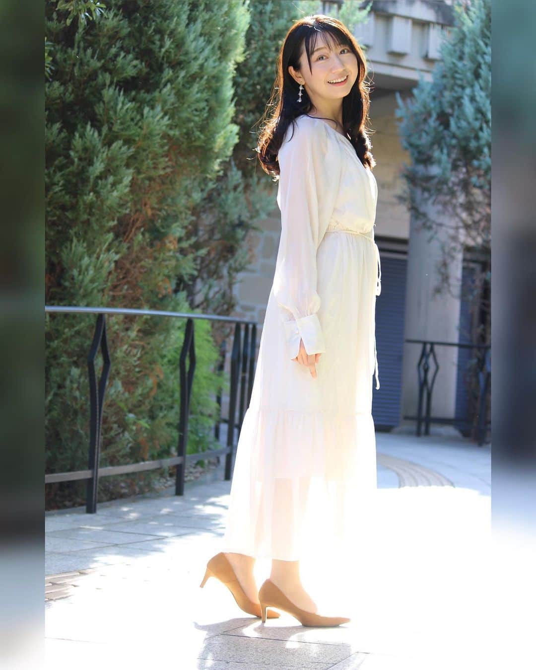 夏目樹里のインスタグラム：「今週末✨11/26（日）は イオン八事店4Fにて 音子島ライブ15:30頃〜出演です〜🎤💕 （観覧無料）  また久しぶりな曲を歌おうかなと準備中🤭  寒いし乾燥してるから喉に気をつけて 万全でいけますように〜っ🥰  待ってます🥳」