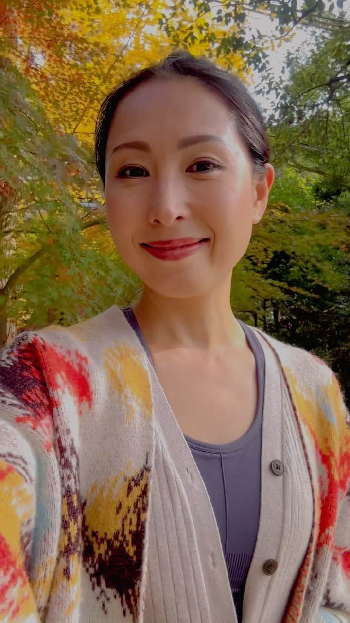 佐田茉莉子のインスタグラム：「紅葉🍁が綺麗だったよ☺️✨  #佐田茉莉子  #サタマリ #熟女  #紅葉」