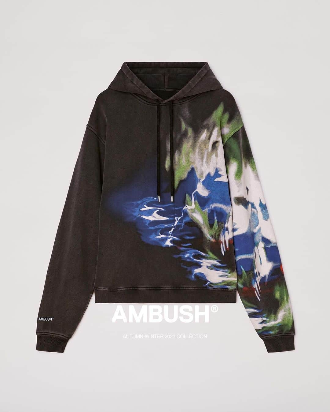 AMBUSHさんのインスタグラム写真 - (AMBUSHInstagram)「Graffiti-inspired airbrush graphics that reference the natural elements on new unisex vintage-wash tees and hoodies. Now available at our WEBSHOP and WORKSHOP.」11月23日 14時29分 - ambush_official