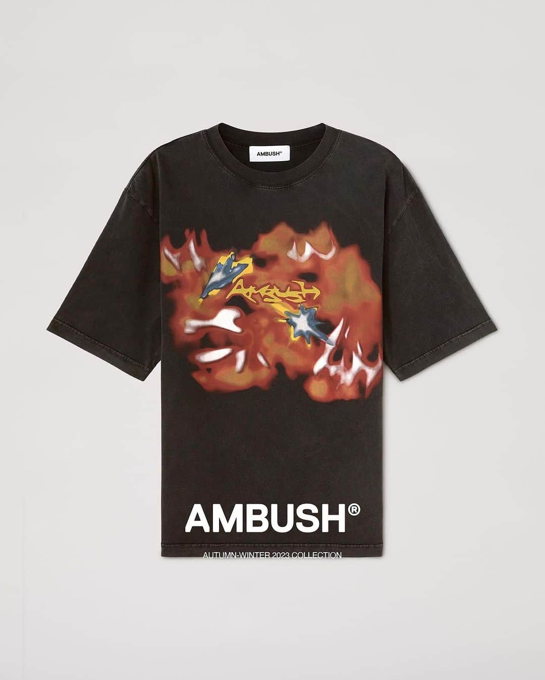AMBUSHさんのインスタグラム写真 - (AMBUSHInstagram)「Graffiti-inspired airbrush graphics that reference the natural elements on new unisex vintage-wash tees and hoodies. Now available at our WEBSHOP and WORKSHOP.」11月23日 14時29分 - ambush_official