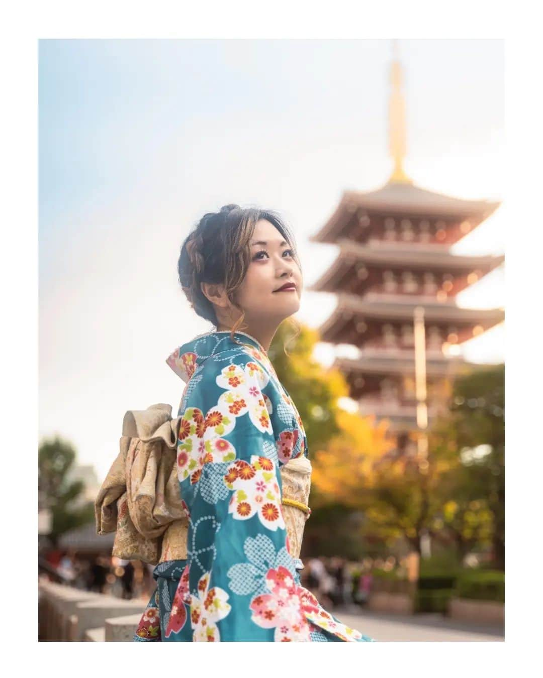 Joshさんのインスタグラム写真 - (JoshInstagram)「// strolling. Super glad @araki.hime and I chose a nice blue kimono for this shoot! The colors turned out better for me than I hoped, and when you combine it with a sunset, it's hard for photos to not turn out great! . With @araki.hime . . . #japan #japaneseculture #portraitgasm #portraitmood #portraitsociety #makeportraits #sonyportraits #under10kportraits #portraitmovement #ポトレ #ポトレのセカイ #ポトレモデル #美女 #visitjapan #visitjapanjp #visitjapanau #explorejapan #exploretokyo #discoverjapan #discovertokyo #matcha_jp」11月23日 14時29分 - joshtaylorjp