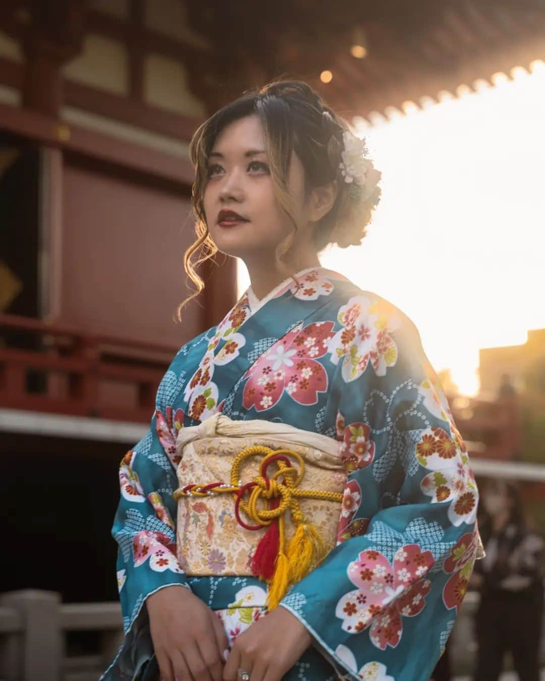 Joshのインスタグラム：「// strolling. Super glad @araki.hime and I chose a nice blue kimono for this shoot! The colors turned out better for me than I hoped, and when you combine it with a sunset, it's hard for photos to not turn out great! . With @araki.hime . . . #japan #japaneseculture #portraitgasm #portraitmood #portraitsociety #makeportraits #sonyportraits #under10kportraits #portraitmovement #ポトレ #ポトレのセカイ #ポトレモデル #美女 #visitjapan #visitjapanjp #visitjapanau #explorejapan #exploretokyo #discoverjapan #discovertokyo #matcha_jp」