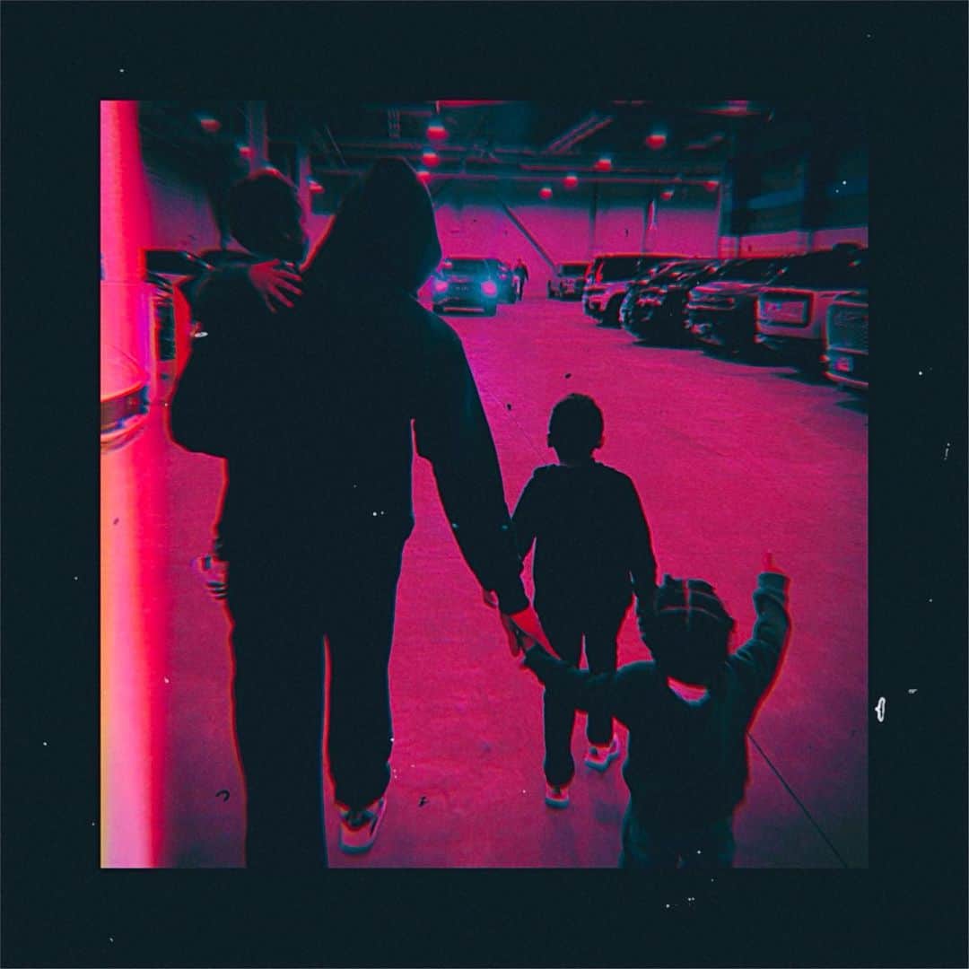 デイミアン・リラードのインスタグラム：「Dropped an update to my Don D.O.L.L.A. album with 5 new tracks. Listen to the #LifeLately edition of #DonDOLLA on @applemusic and @even.biz. @Spotify behind, but dropping soon. Shoutout to @prenticepowell1906 for collaborating with me on this EP.   #DameDOLLA」