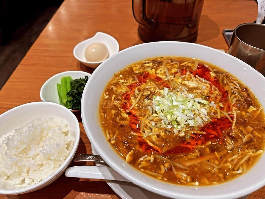 三輪記子のインスタグラム：「だーい好きな麺🍜  #蝋燭屋 #蝋燭屋表参道ヒルズ店  #事務所そばランチ #弁護士ランチ」