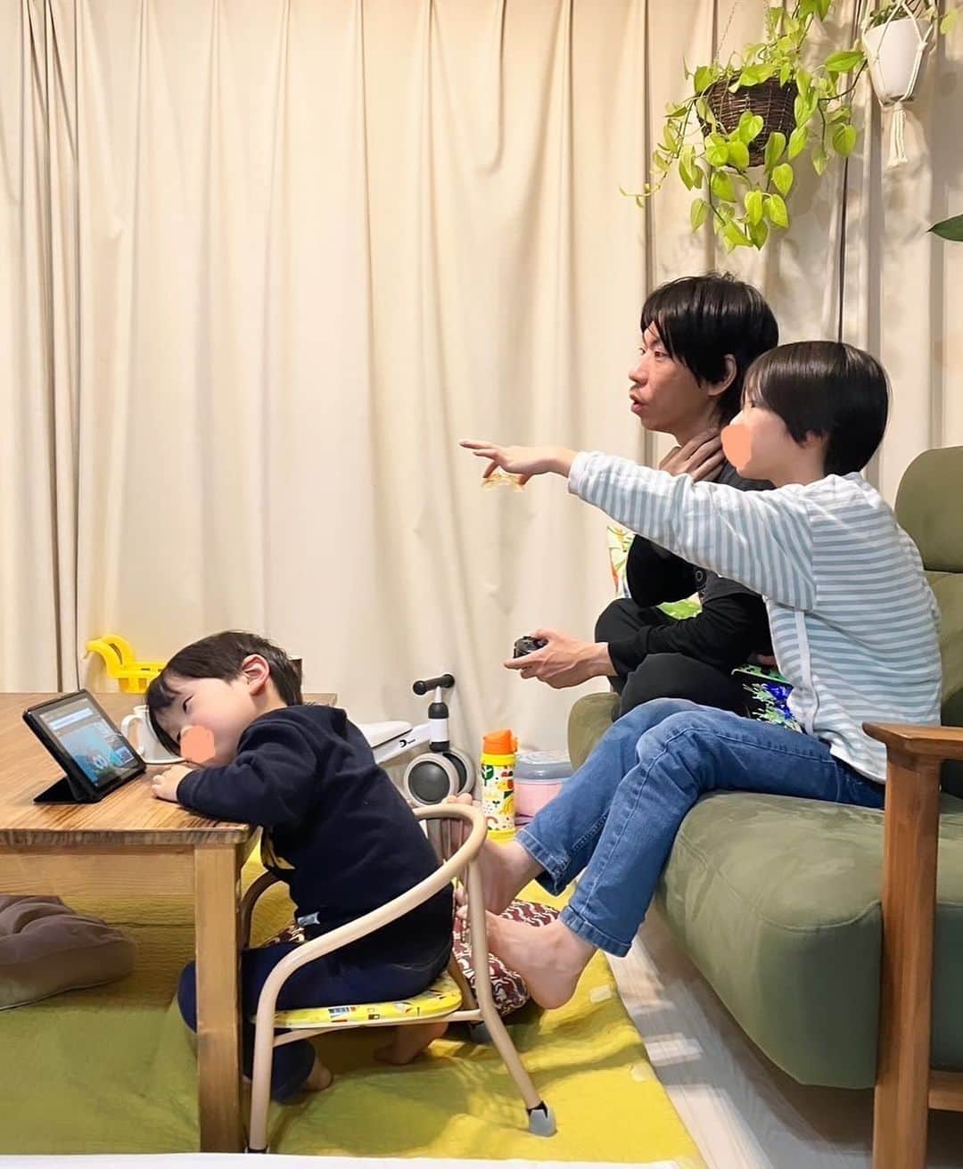 呂布カルマのインスタグラム：「同じ髪型してる」