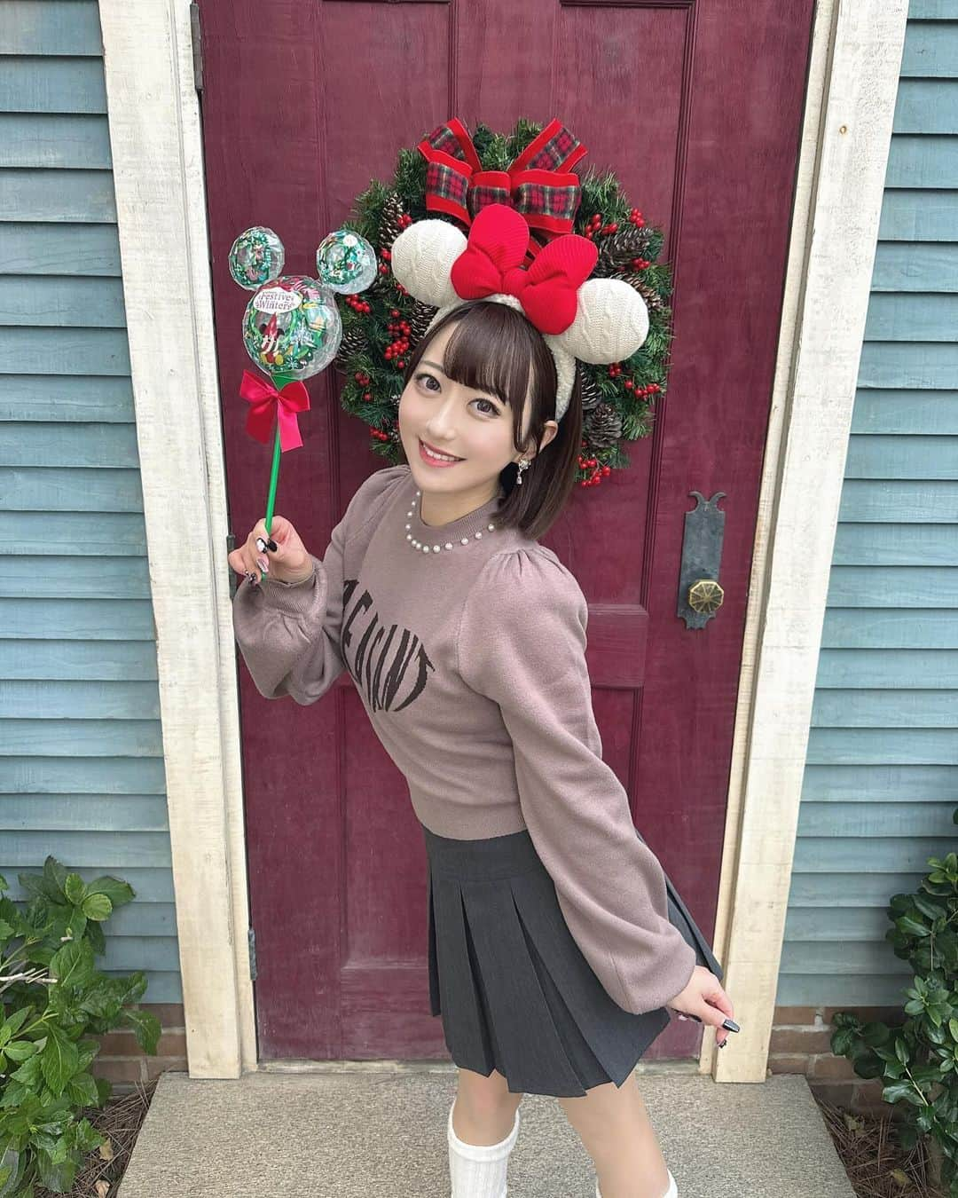 MI-MIさんのインスタグラム写真 - (MI-MIInstagram)「XmasDisney🎄♥️  今年もできて嬉しい☺️ 楽しすぎた〜🫶🫶  #disneysea #disney #ディズニー #ディズニーシー #クリスマスディズニー #クリスマスツリー #クリスマスコーデ」11月23日 14時54分 - mii__mi.chan