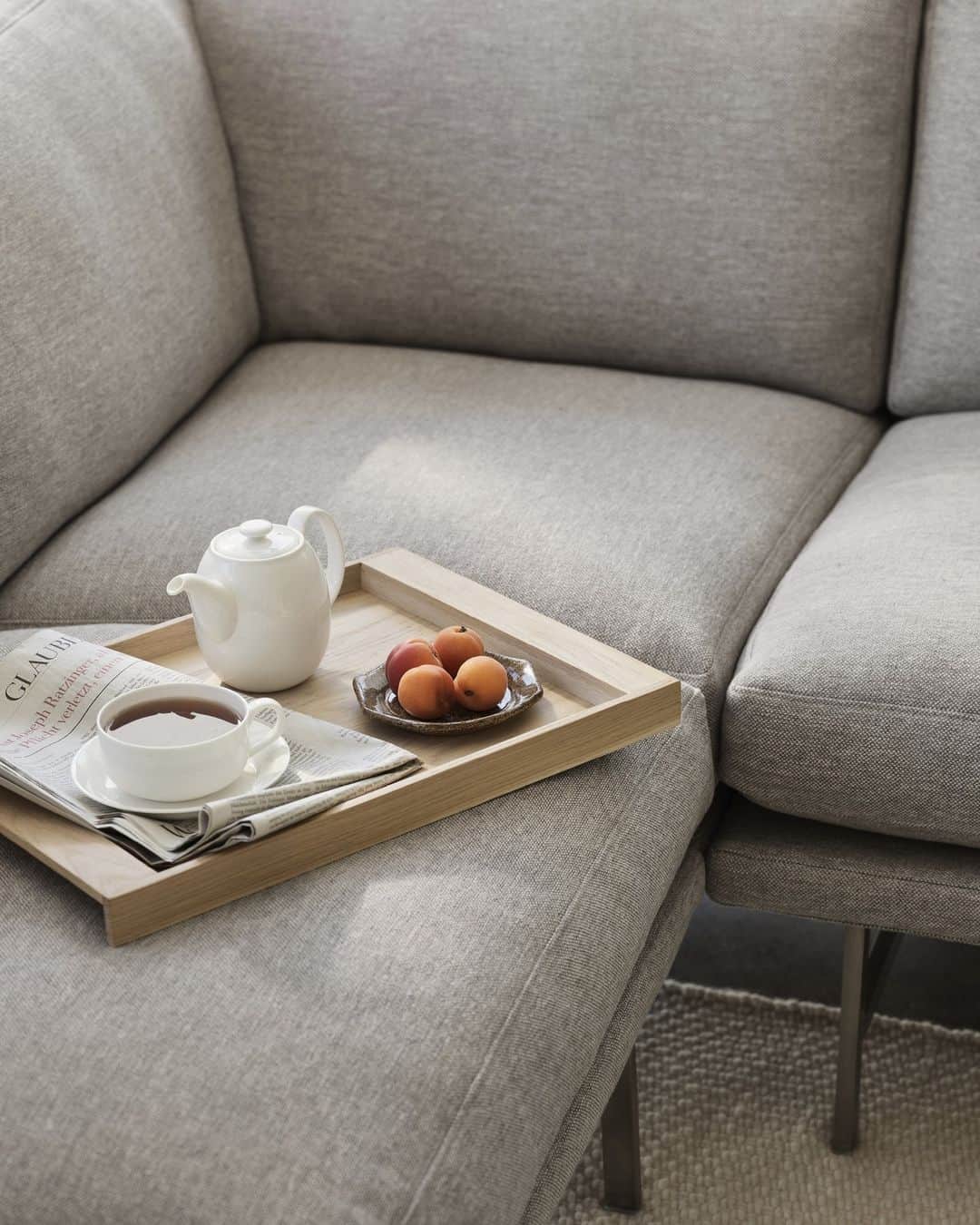フリッツハンセンのインスタグラム：「Made to serve, to organise, to display; our range of wooden trays add a touch of natural charm to everyday happenings. ⁠ ⁠ Image 1. N0.10 Tray⁠ Image 2: Norr tray ⁠ Image 3: Fionia tray⁠ Image 4: Nomad tray ⁠ Image 5: Sild tray ⁠ ⁠ Shop trays and other inspiring home design pieces via the link in bio. ⁠」