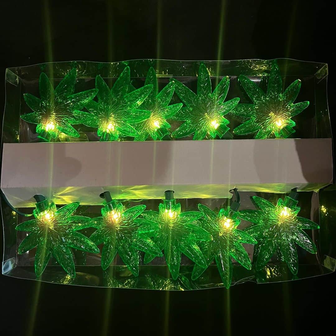 おもちゃやSPIRALのインスタグラム：「🍀 Party Lights 入荷しました！  可愛いです💫」