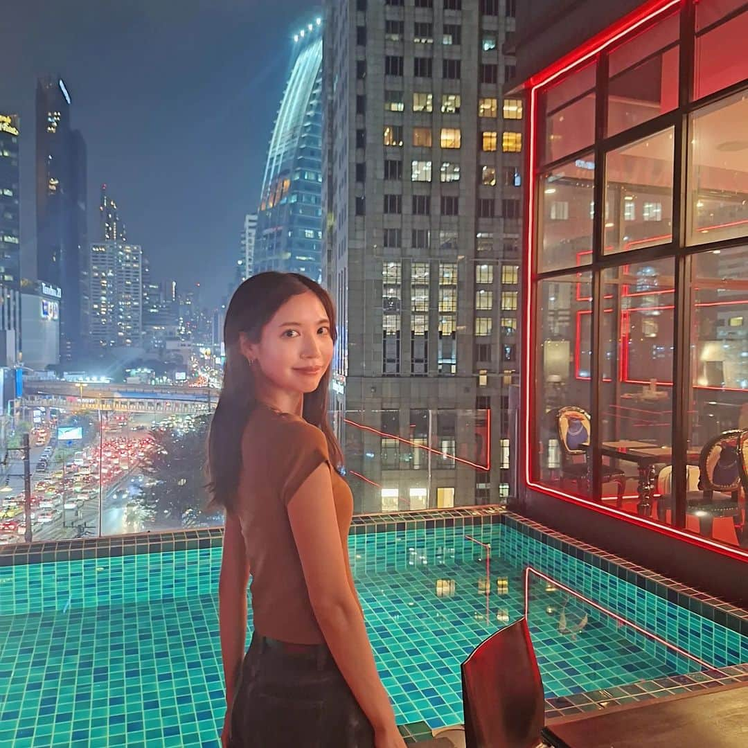 𝐴𝑁𝑁𝐴さんのインスタグラム写真 - (𝐴𝑁𝑁𝐴Instagram)「Asok night♥️🇹🇭 #bangkoklife」11月23日 15時15分 - annas_insta_88