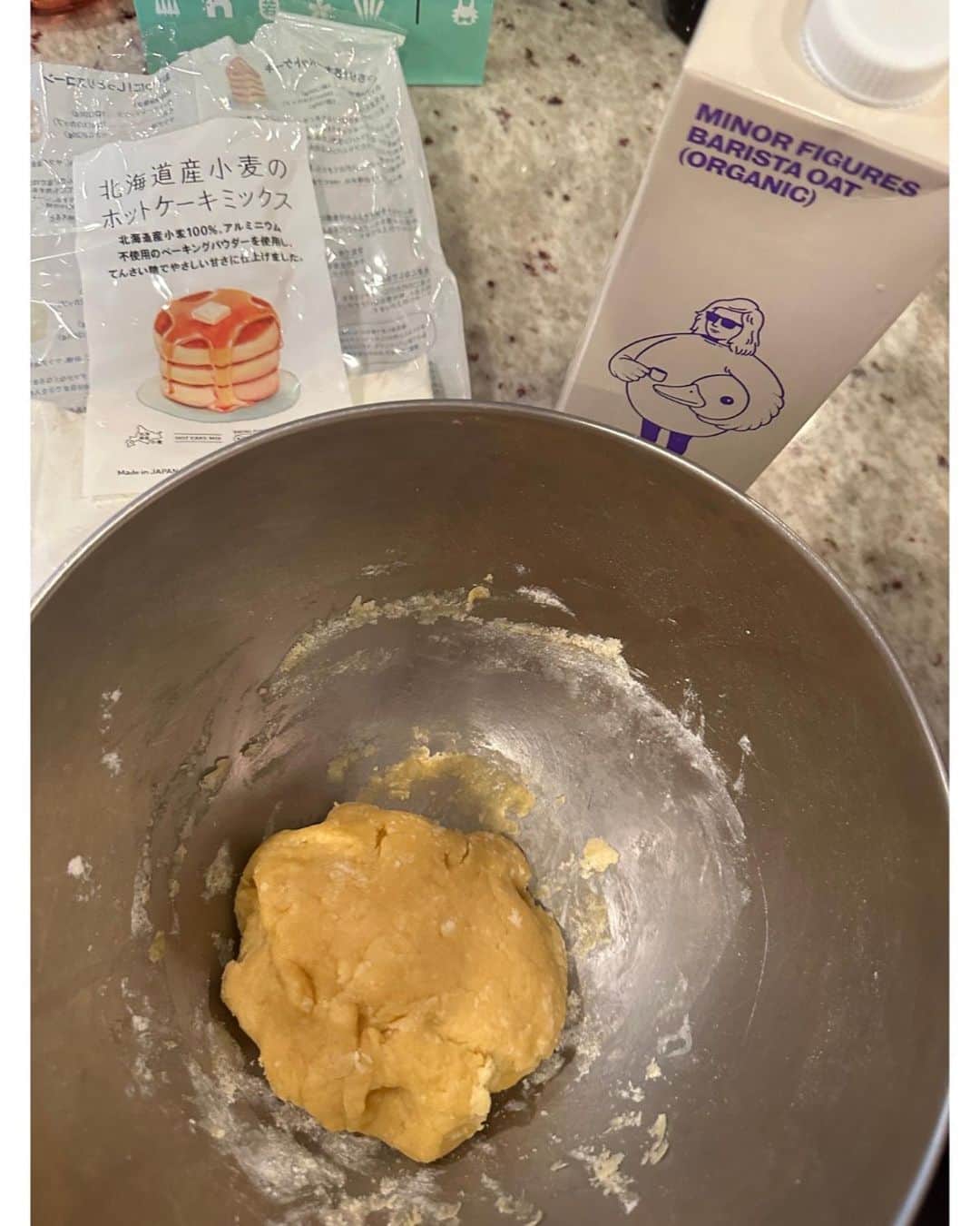 佐々木希さんのインスタグラム写真 - (佐々木希Instagram)「またもや🍪 クッキー作るのが本当に好きみたい👦🏻」11月23日 15時21分 - nozomisasaki_official