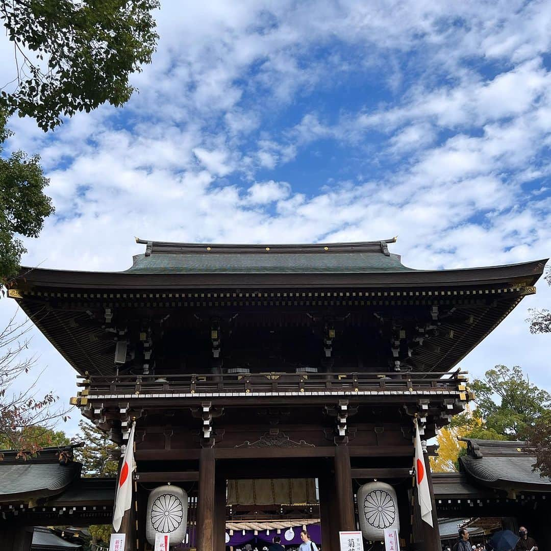 千葉あやさんのインスタグラム写真 - (千葉あやInstagram)「. 寒川神社へ行ってきました😌⛩️  #寒川神社 #パワースポット #神社巡り #宮山駅 #坂本彩ものまね」11月23日 15時25分 - aya_sakaya56