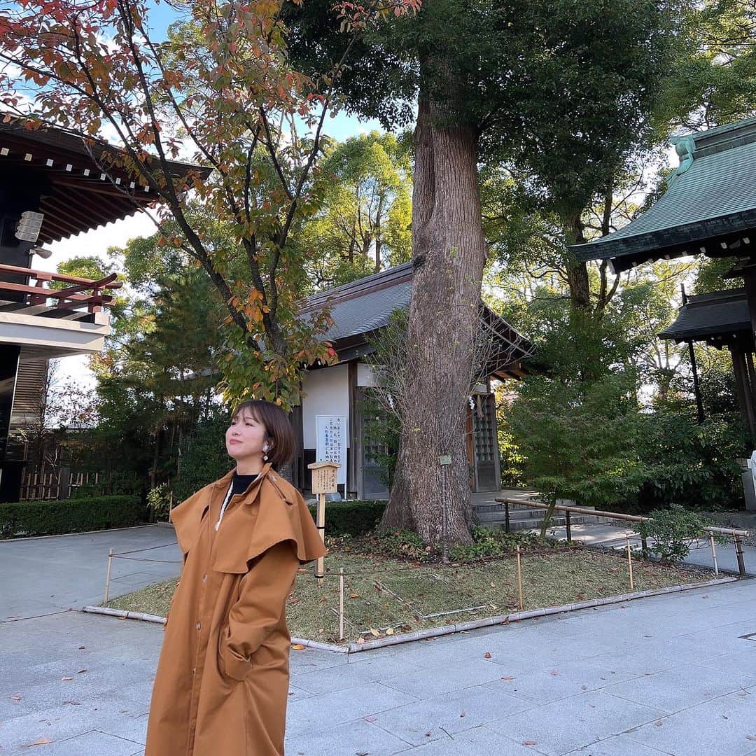 千葉あやのインスタグラム：「. 寒川神社へ行ってきました😌⛩️  #寒川神社 #パワースポット #神社巡り #宮山駅 #坂本彩ものまね」