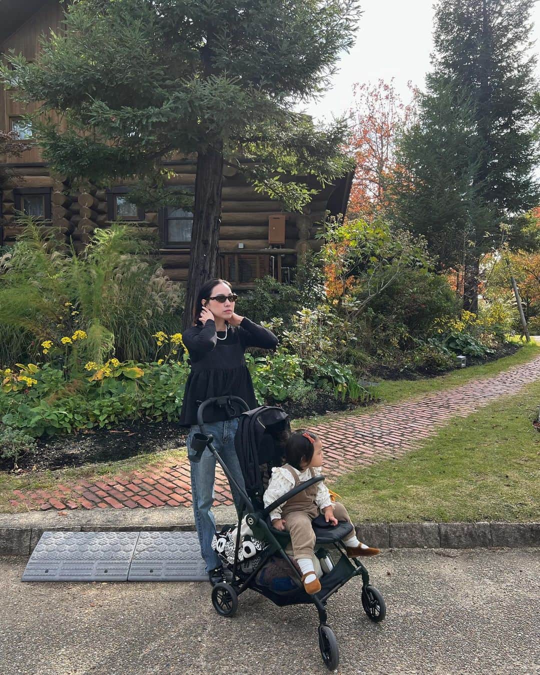 HALCAのインスタグラム：「🌲🪵🍂🍏🛖🌾」