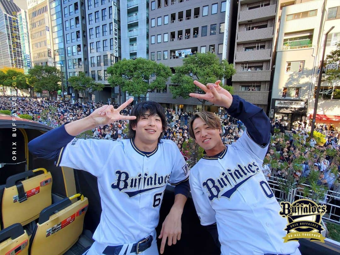 オリックス・バファローズさんのインスタグラム写真 - (オリックス・バファローズInstagram)「#優勝パレード #神戸 #全員にありがとう #石川亮 #廣岡大志 #小木田敦也 #山崎颯一郎 #渡部遼人 #田嶋大樹 #西日強め #綺麗な街並み #本当にありがとう #Bs2023 #buffaloes #baseball #ORIX #プロ野球」11月23日 15時47分 - orix_buffaloes