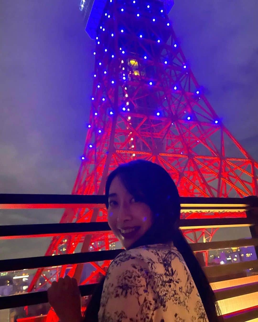 さゆりのインスタグラム：「⁡ ⁡ 東京タワー🗼❤️ 写真映えはしない日々だけど 毎日充実＆元気に過ごせています🫶🏻 ⁡ 11/24 ゆっきーさんBar Event🍸 1/26 Show Event "KARMA" ⁡ お会いできるみなさま、ありがとうございます。 とてもとても楽しみ！ ⁡ いつだって何者でもない私だけれど ご縁があって知り合うことができて 環境が変わったりしても また再会できるって、本当にありがたい🥺🤍」