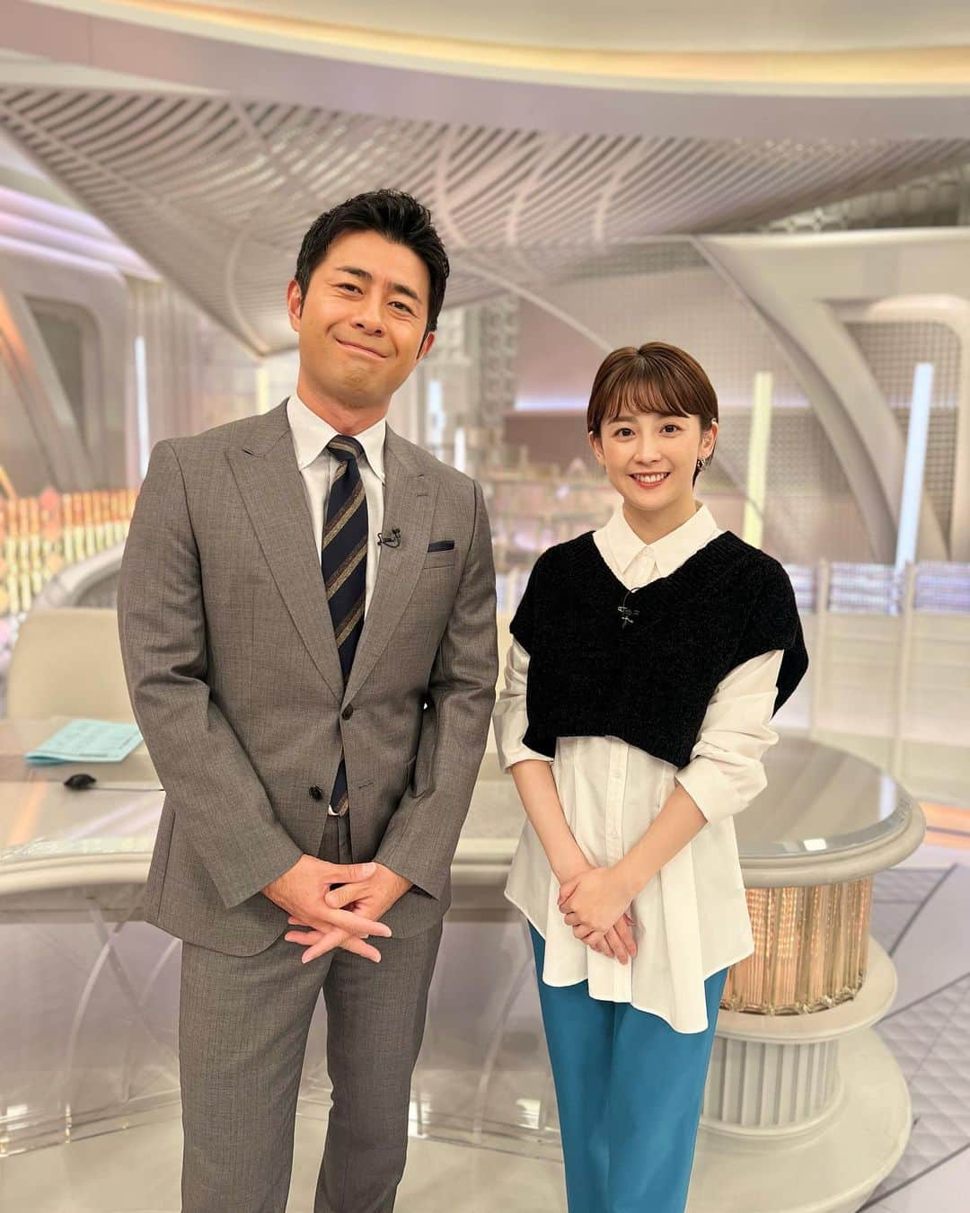 フジテレビ「プライムニュース イブニング」さんのインスタグラム写真 - (フジテレビ「プライムニュース イブニング」Instagram)「#イット ！OA中です   ●ぽかぽか列島…各地で人混み ●ガザ人質解放へ#戦闘休止 いつ？ ●Snow Man#阿部亮平 #SDGs 企画第１２弾 ガチャピンと「次世代エネルギーのSDGs」を取材 ●ＳＯＳが続出！行楽の秋に相次ぐ#車トラブル 知らぬ間にバンパー破壊＆脱出できず転落危機   #榎並大二郎 @enami_daijiro #宮司愛海 @manami_miyaji   #木村拓也 @takuya.kimura0801 #立石修 #遠藤玲子 @reiko.endo_0429   #柳澤秀夫   #ガチャピン @gachapin_official #竹俣紅 @benitakemata_official   #岸本理沙   #フジテレビ #アナウンサー 公式HP：https://www.fujitv.co.jp/livenews_it/ FNNプライムオンライン：https://www.fnn.jp/」11月23日 15時49分 - livenews_it