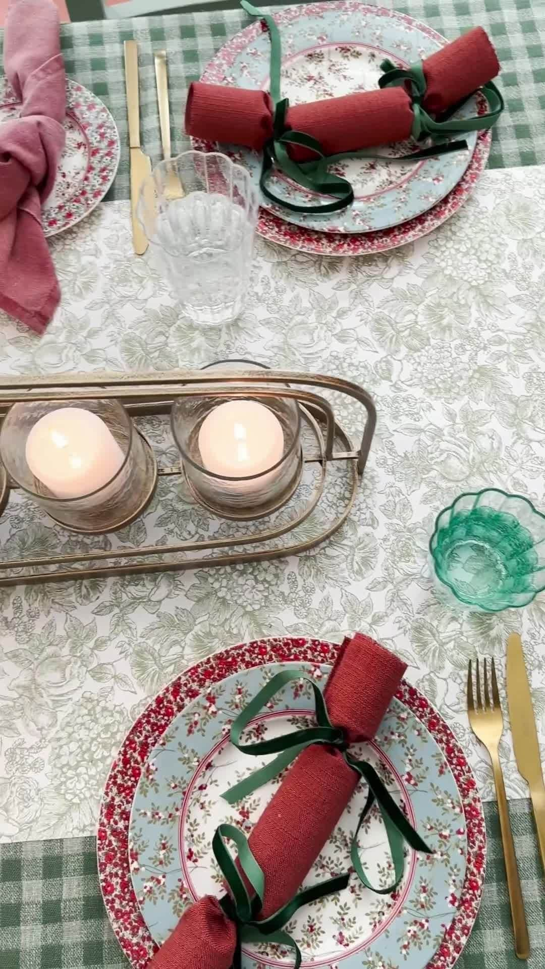 ローラアシュレイのインスタグラム：「Timeless and elegant, create the perfect Christmas tablescape with our eye-catching festive dinnerware collection.⁣ ⁣ Adorned by iconic prints from the Laura Ashley archive, the Stockbridge Dining Range will bring the perfect amount of charm and playfulness to your dinner table.⁣ ⁣ Now available on lauraashley.com and @nextofficial」