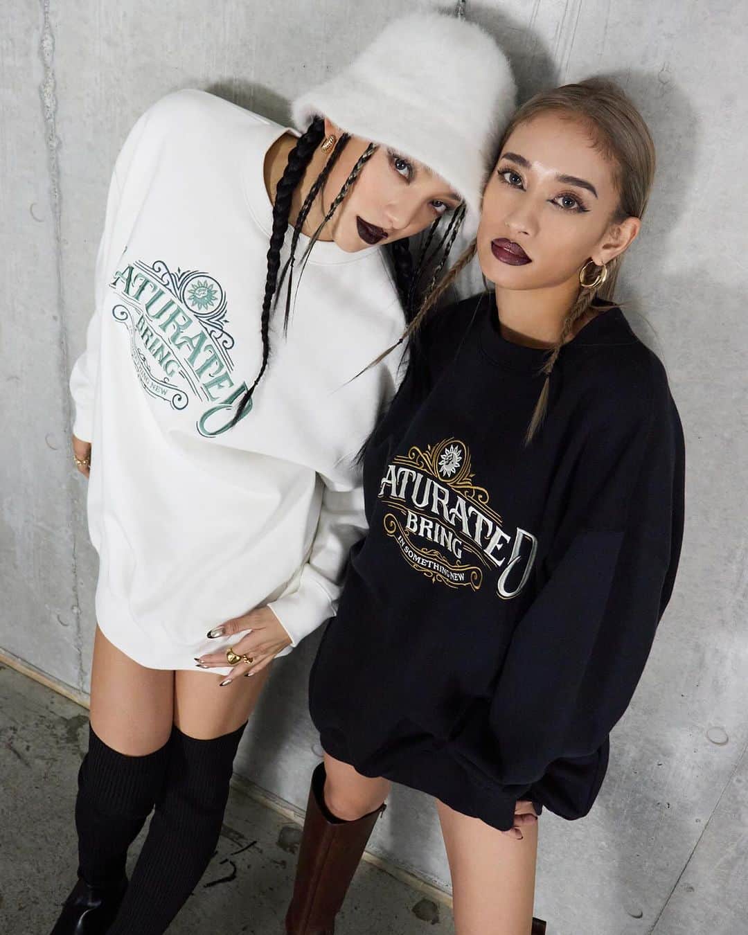 EVRISのインスタグラム：「⠀ -EVRIS 2023 WINTER OUTFITS- STARRING YURINO X ANNA SUDA  DROP NOW  #SATURATEDスウェットトップス WHT/GRY/NVY/BLK ¥8,800(税込)  ___________________________________________ 🔻公式通販サイトRUNWAY channelは  @evris_official TOPのURLから✔︎  #EVRIS」