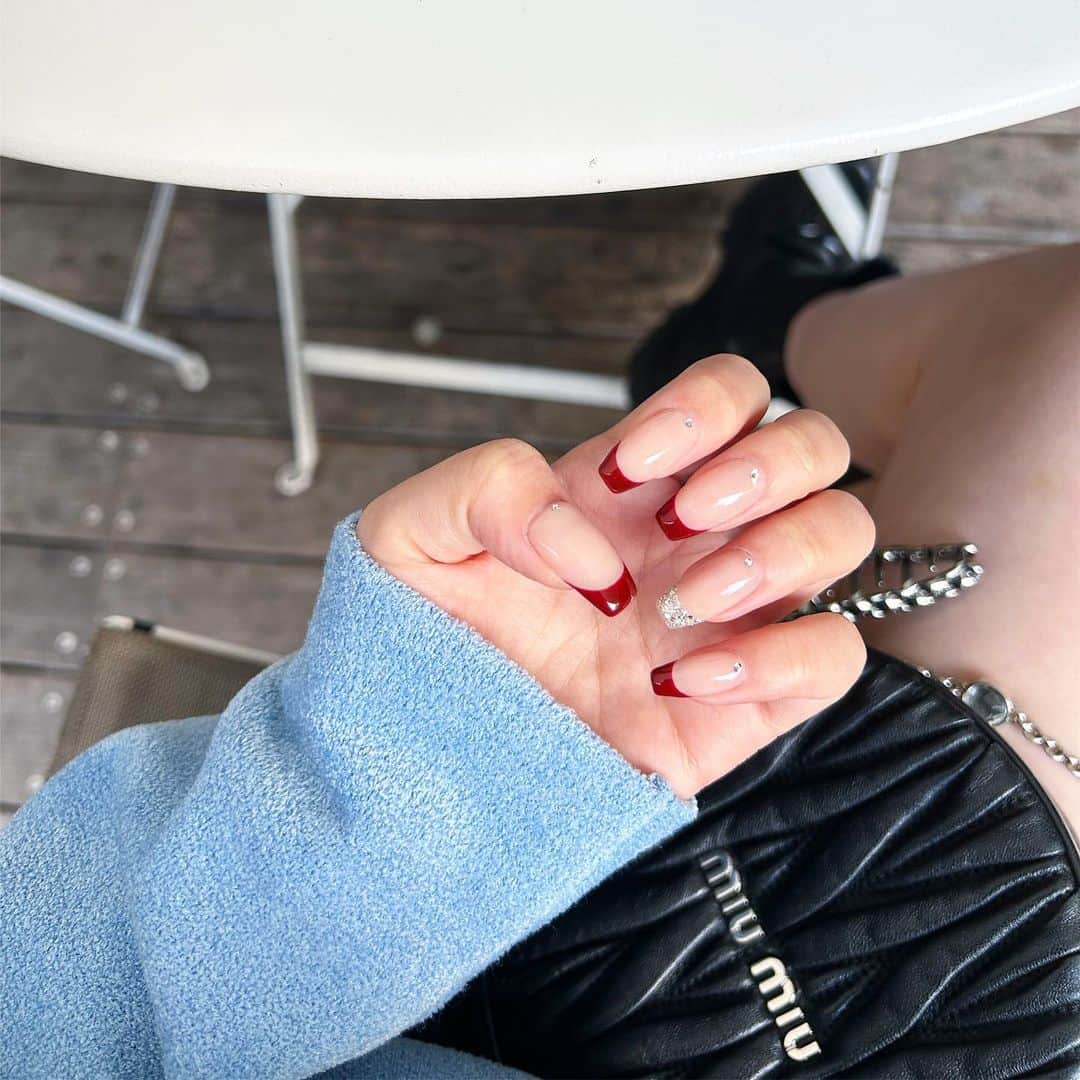 のインスタグラム：「new nail ❄️♥️ フレンチネイルすっき！  @nailist_mika ありがとうございます✨  #ルナのネイル」