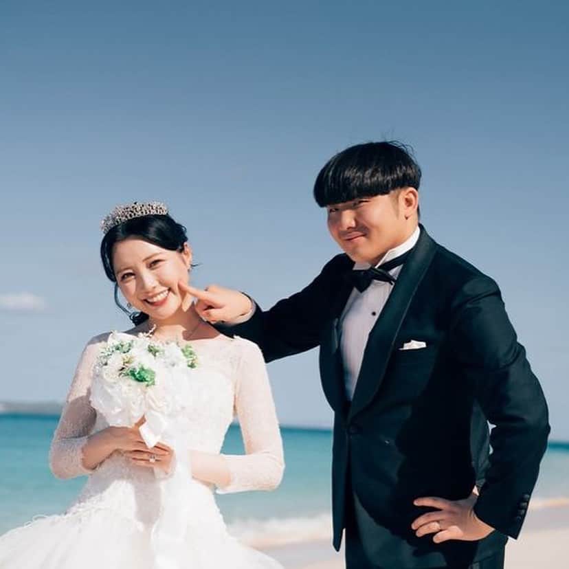 Choole 業界初、オンライン結婚式準備サービスさんのインスタグラム写真 - (Choole 業界初、オンライン結婚式準備サービスInstagram)「【#結婚報告】 #ふくれな #ガードマン こんばんは！トキハナ編集部です✨ - - - - 11/22（いい夫婦の日）に結婚を発表された 大人気YouTuberのガードマンさん×ふくれなさん💕 お2人の愛が伝わる素敵なブライダルフォトです👏 - - - - Photo by @fukurena  @gardman556  - - - - ——————————————————  ⚜️トキハナって？ LINEで式場探し使いやすさNo.1✨ 『結婚式場見学予約サイト👰🏻‍♀️』  🕊️トキハナの特徴🕊️ ・・LINEで元ウエディングプランナーに相談できる（夜22時まで） ・式場との独自契約により「即決不要の最低価格保証」を約束 ・見学手配＋見積もりチェック付き ・カンタン診断で好みの式場が見つけられる プロフィールリンクからカンタンウエディング診断やってみてくださいね💛  ————————————————— #youtuber#結婚発表#結婚しました#ウエディングフォト#ブライダルフォト#プレ花嫁#卒花嫁#トキハナ」11月23日 16時12分 - tokihana_wedding
