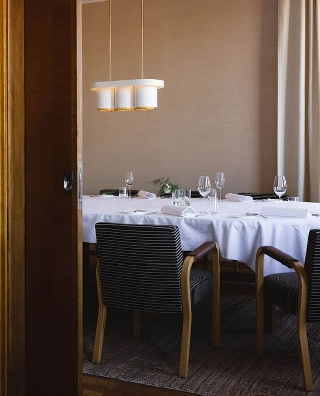 Artekのインスタグラム：「Beautiful imagery shot by Anton Sucksdorff of the Savoy Restaurant (private cabinets on the 7th floor) in Helsinki.⁠ ⁠ Completed in 1937 by Aino and Alvar Aalto, the Savoy restaurant was carefully and respectfully revamped by Ilse Crawford and her studio in collaboration with Artek.」